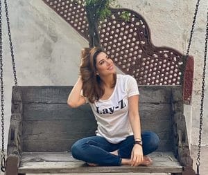 Actress Mehwish Hayat lauds director Nadeem Baig’s role in revival of Pakistani Cinema