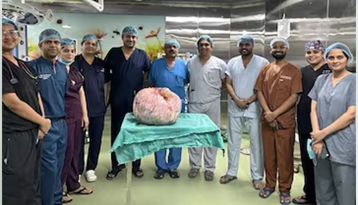 Pakistani doctor successfully removes 15kg tumour from woman's body