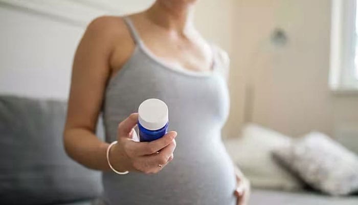 Doctors Reassure Pregnant Women: Tylenol Remains Safe!